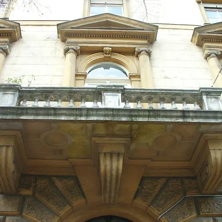 Tourist - Jozsef Koerut *