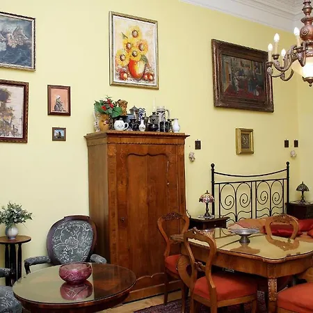 Tourist - Jozsef Koerut Apartamento *