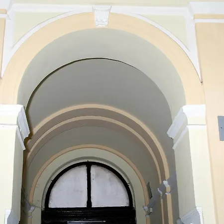 Tourist - Jozsef Koerut Budapest